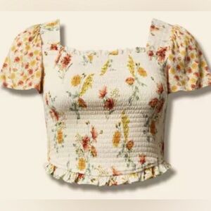 NWT Torrid smocked puff sleeve crop top, Torrid size 6